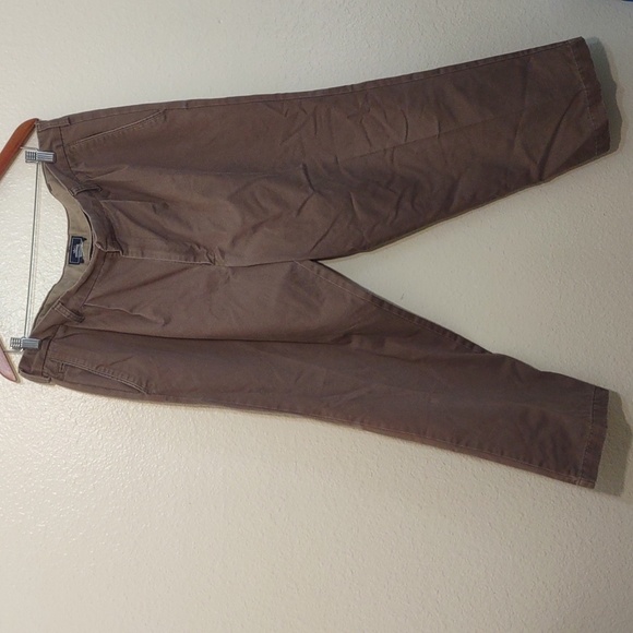 USED DOCKERS SIZE W40 L29 RELAXED FIT HAS BLEACH STAIN AS SEEN IN PHOTOS - Picture 1 of 9